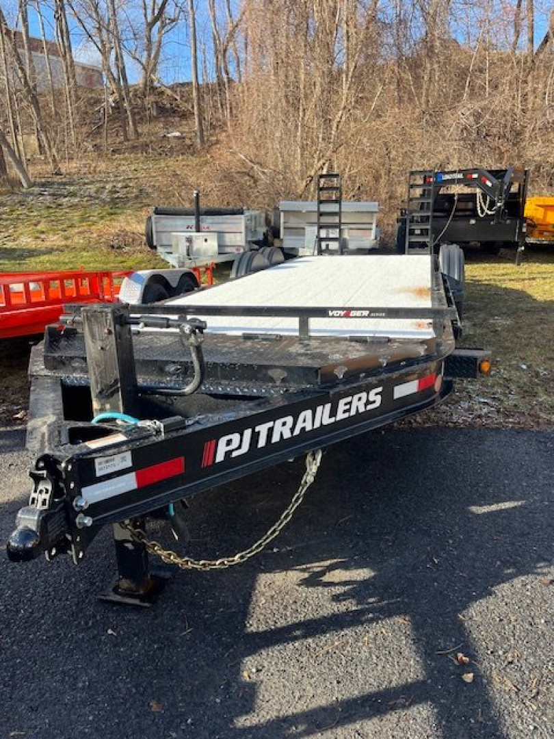 New 2025 PJ Trailers EV 24' Equipment Trailer