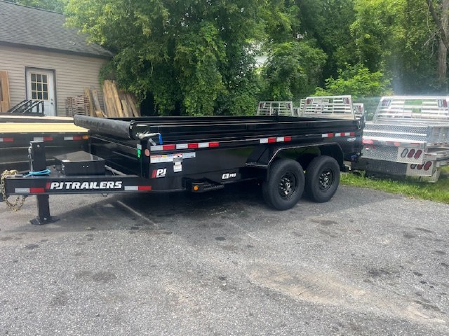 New 2025 PJ TRAILERS 83" x 14' DL Dump Trailer - 14k GVW