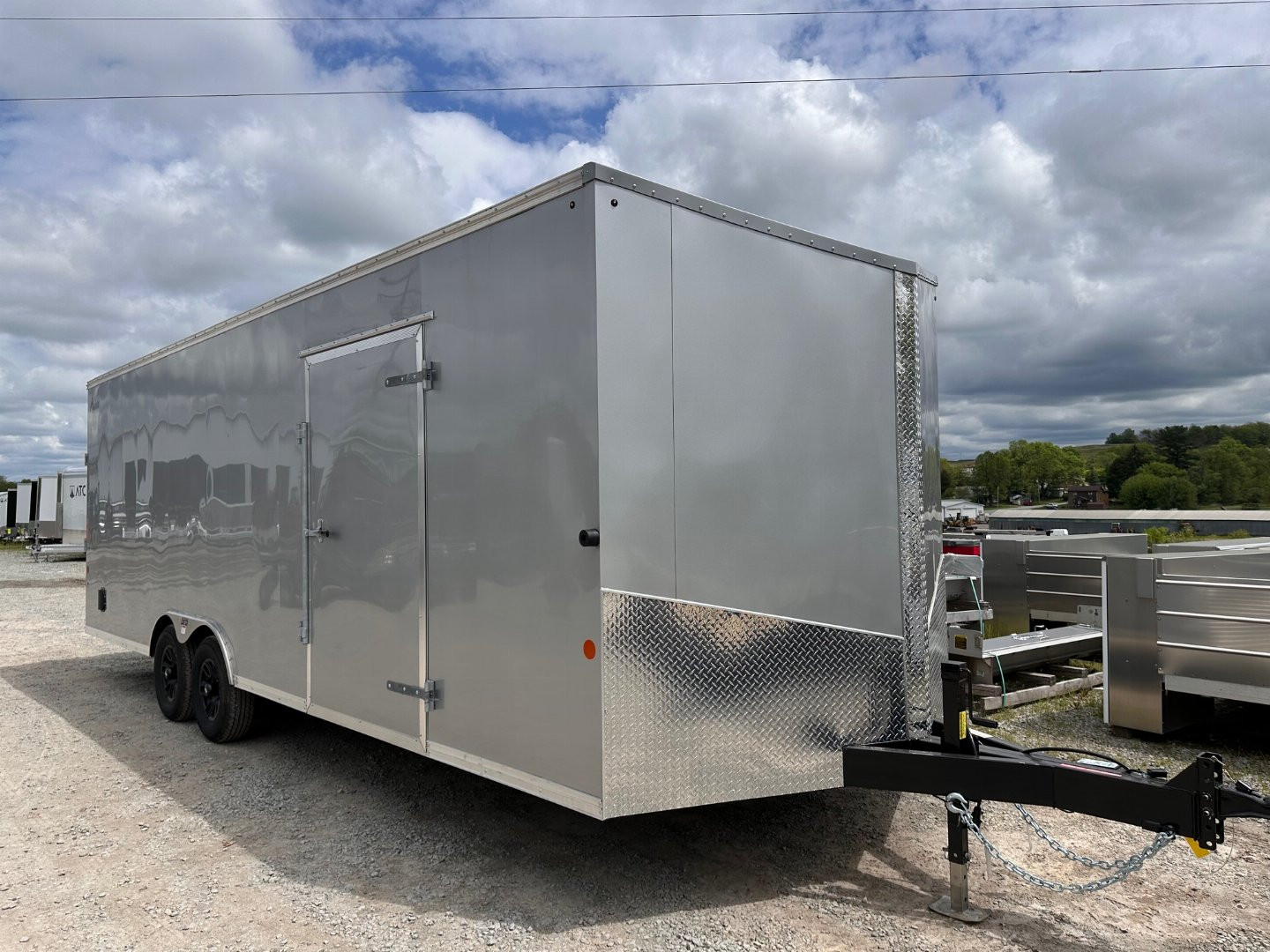 New 2025 Car Mate 8.5 x 24 HD Avalanche V-Nose Car Hauler w/ Ramp (9990# GVW - 84" INSIDE!!!)