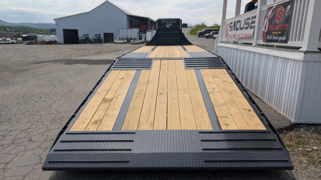 New 2025 Belmont 32' Gooseneck Deckover w/ 12' Hydraulic Dove Tail & WINCH