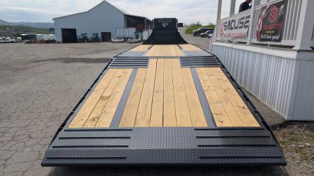 New 2025 Belmont 32' Gooseneck Deckover w/ 12' Hydraulic Dove Tail & WINCH (PRICE DROP!!)