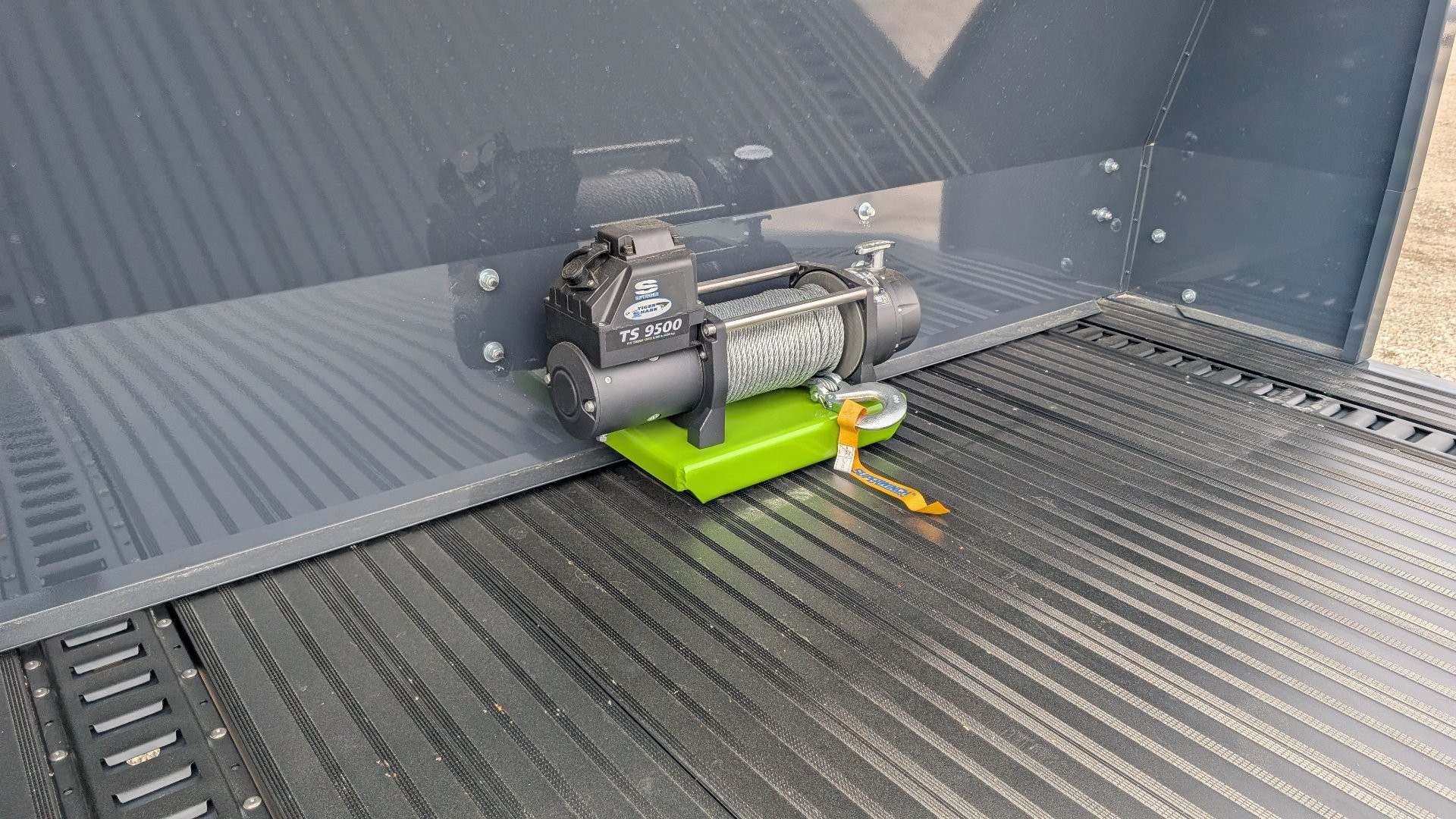 New 2025 "FlatTrak" by Belmont 7x18 Hydraulic Car Hauler w/ Hydraulic Jack