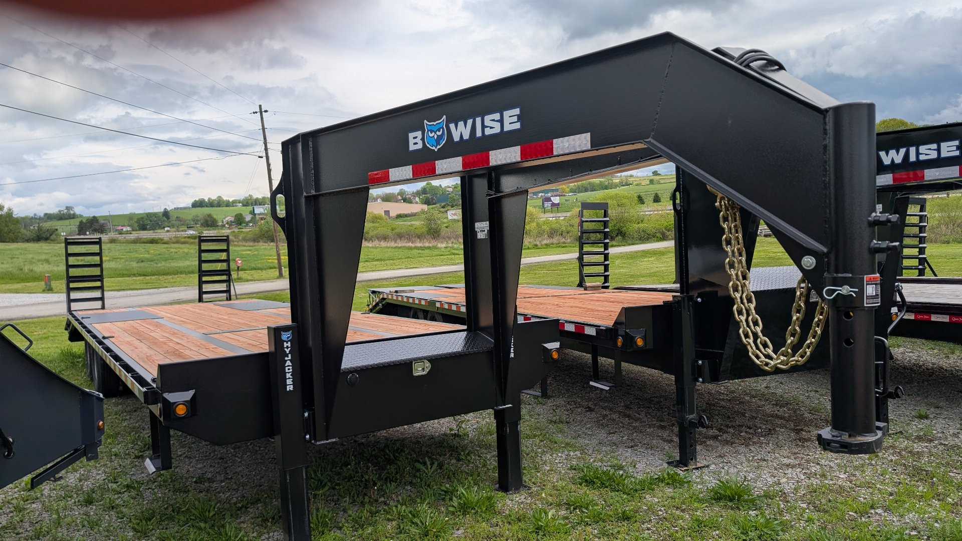 New 2025 BWise 25+5 HD Deckover Gooseneck w/ Dual Hydraulic 12K Jacks!