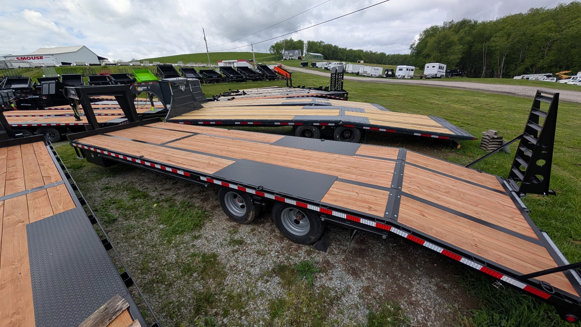 New 2025 BWise 25+5 HD Deckover Gooseneck w/ Dual Hydraulic 12K Jacks!
