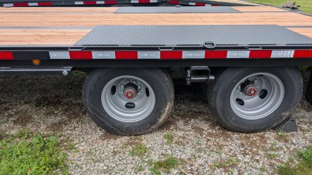 New 2025 BWise 25+5 HD Deckover Gooseneck w/ Dual Hydraulic 12K Jacks!