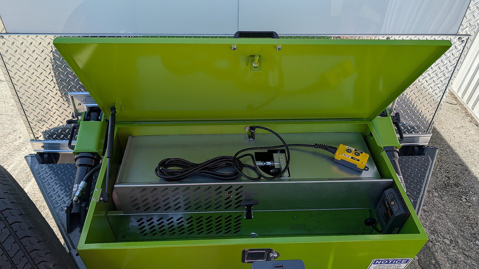 New 2025 FlatTrak 7x22 HD "DROP DECK FLOOR" TILT Cargo Equipment Trailer with Roll Up Rear Door