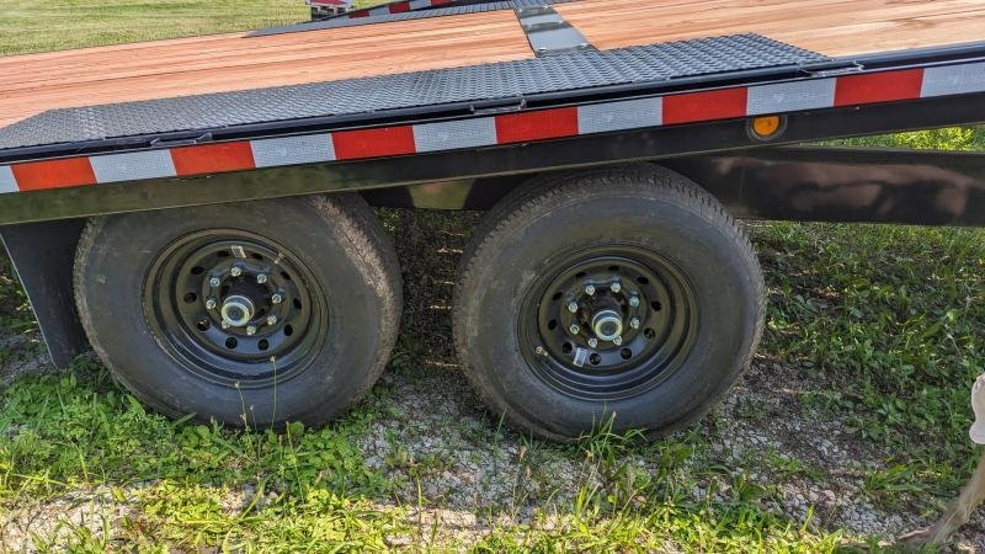 New 2025 BWise 22' HD Deckover Power Tilt Trailer w/ Hydraulic Jack