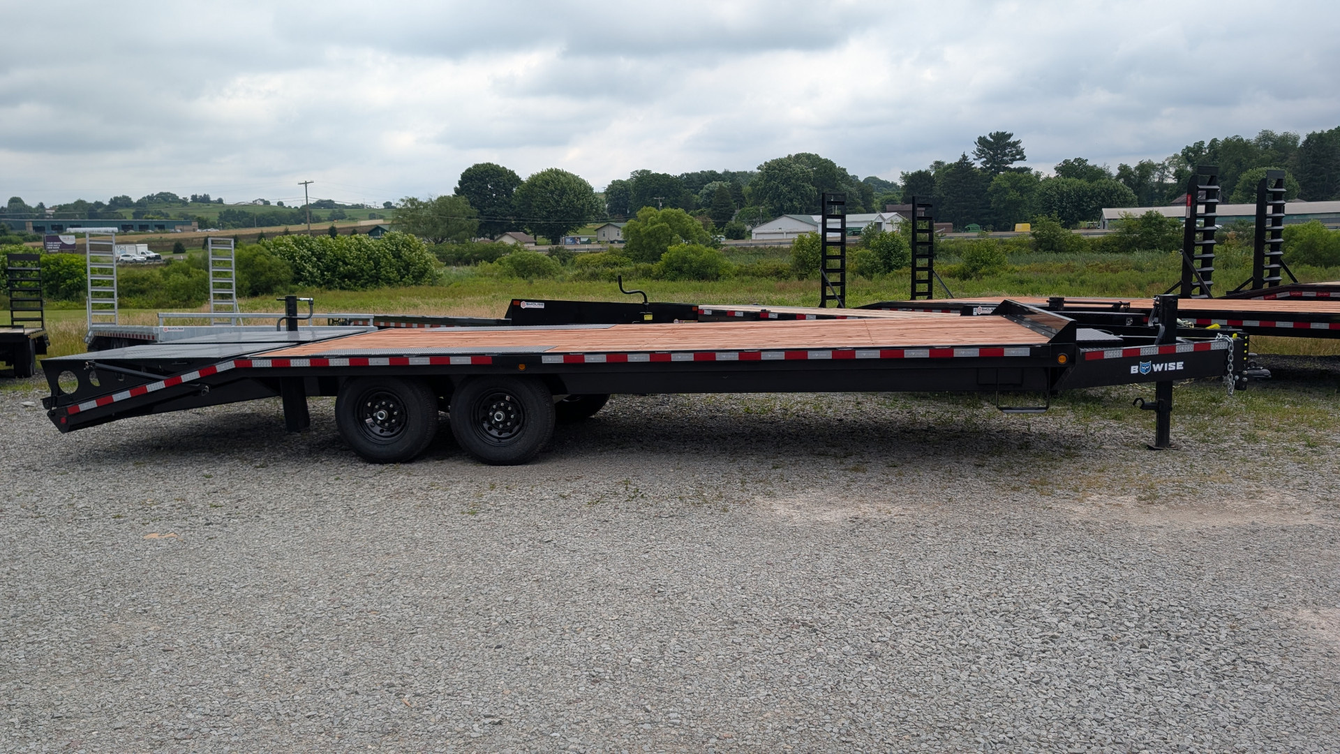 New 2025 BWise 19+5 HD Deckover Tagalong w/ Self Cleaning Dove & Full Width Wedge Ramps(PRICE DROP!!)