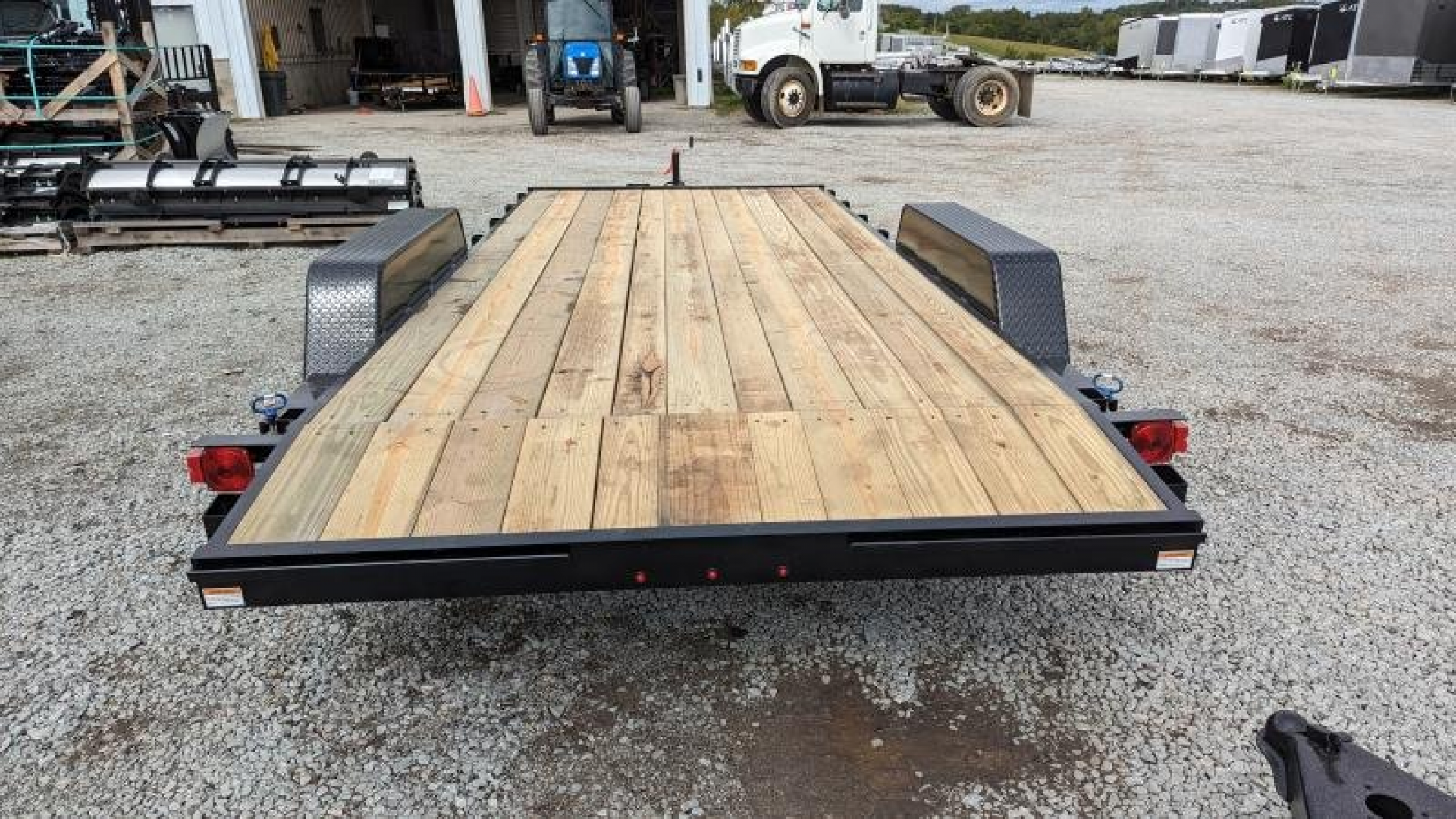 New 2025 Quality 18' Econo Car Hauler w/ 2' Dove