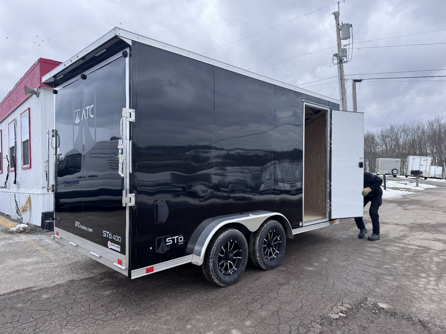New 2025 ATC 7.5 x 14 (2') V Nose "STo400" All Aluminum Enclosed Cargo Trailer w/ Ramp