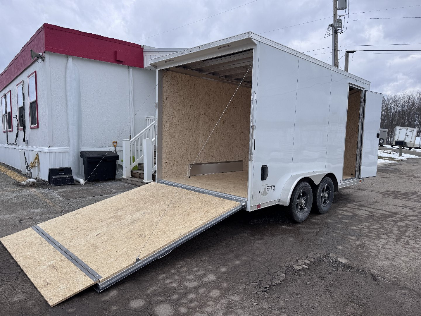New 2025 ATC 7.5 x 14 (2') V Nose "STo400" All Aluminum Enclosed Cargo Trailer w/ Ramp