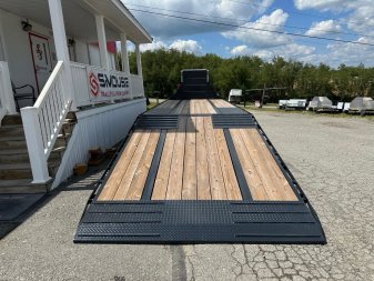 New 2025 Belmont 32' Gooseneck Deckover w/ 12' Hydraulic Dove Tail