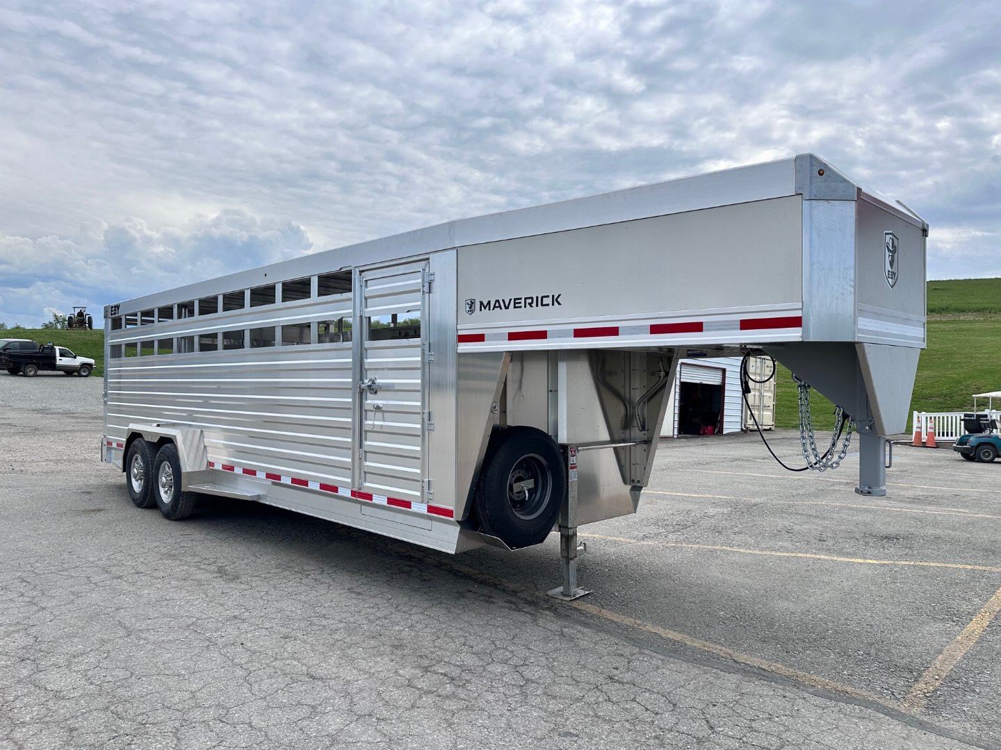 New NEW 2025 EBY MAVERICK 24' Gooseneck Aluminum Stock Trailer w/ Rolling Gate