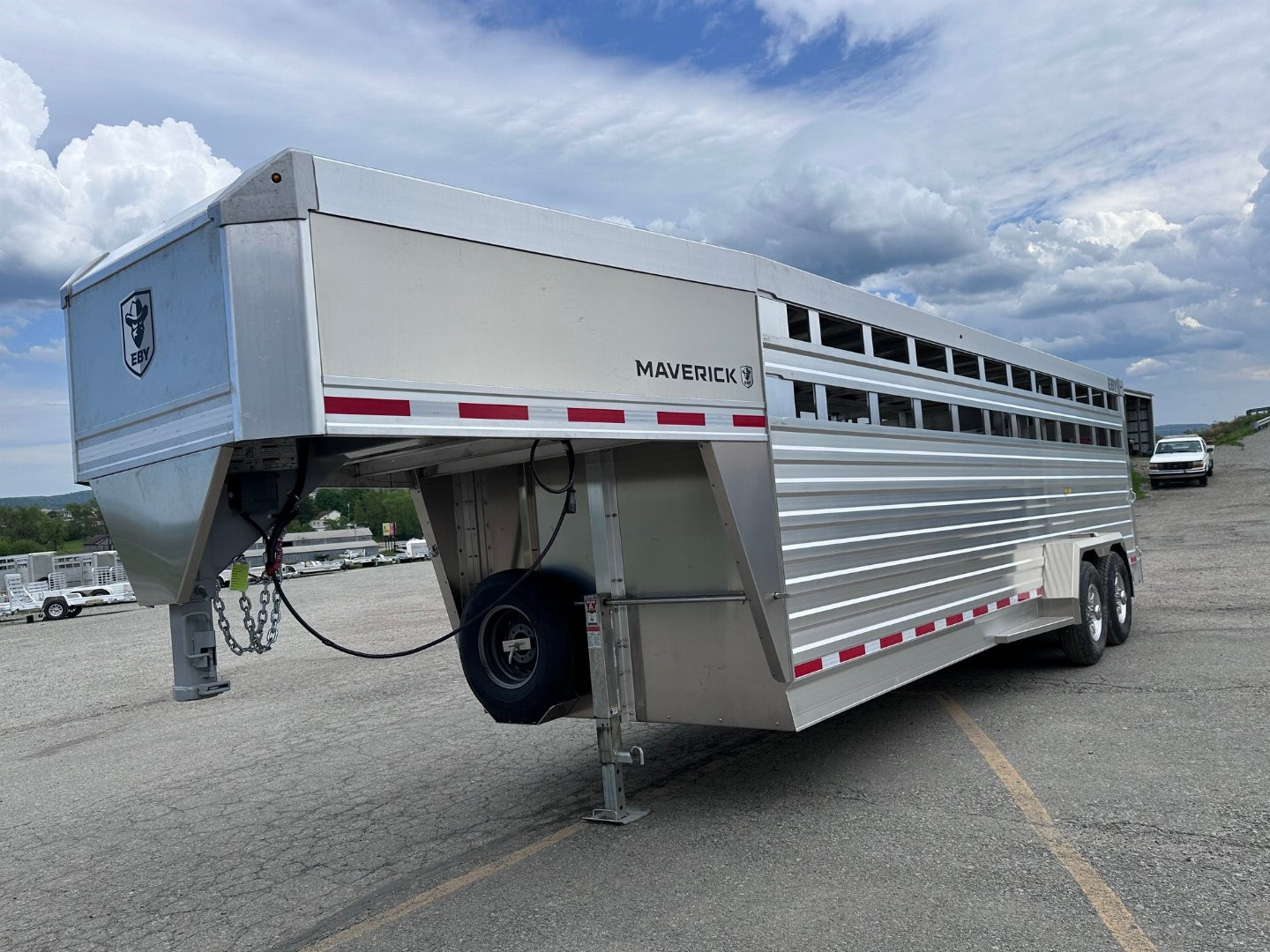 New NEW 2025 EBY MAVERICK 24' Gooseneck Aluminum Stock Trailer w/ Rolling Gate