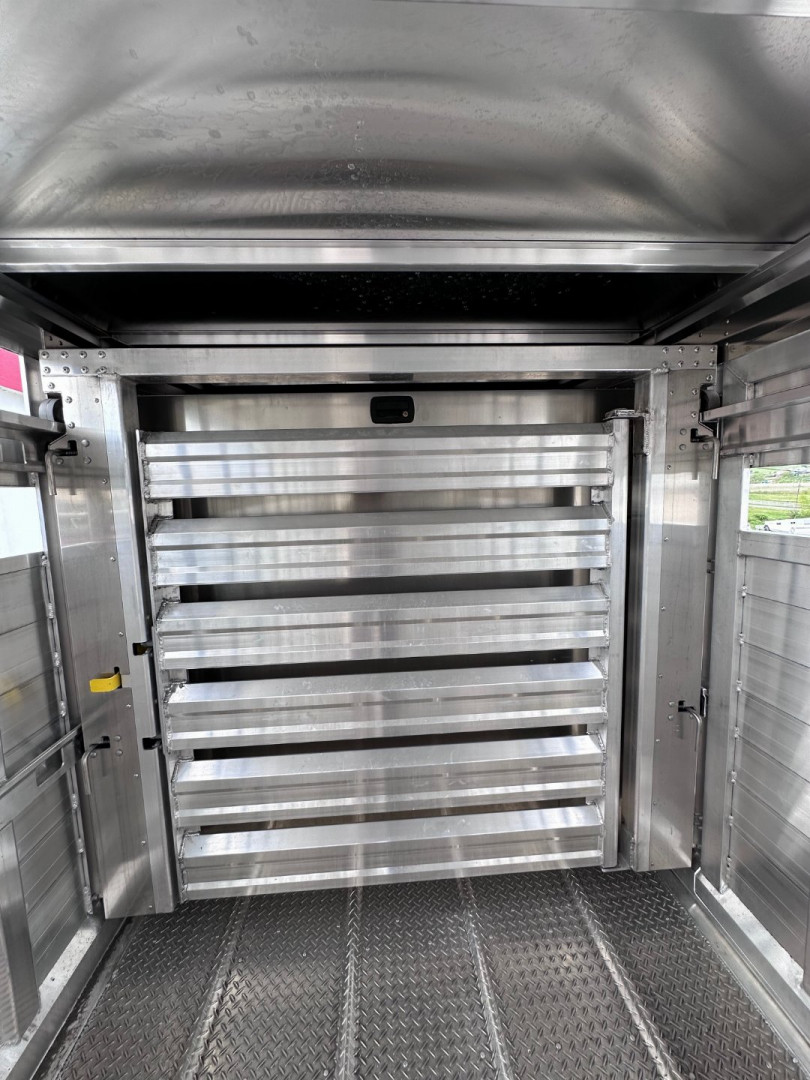New NEW 2025 EBY MAVERICK 24' Gooseneck Aluminum Stock Trailer w/ Rolling Gate