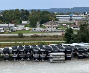 New SALTDOGG PRO2000 2.0 CU YD PRO POLY HOPPER SPREADER (LO)