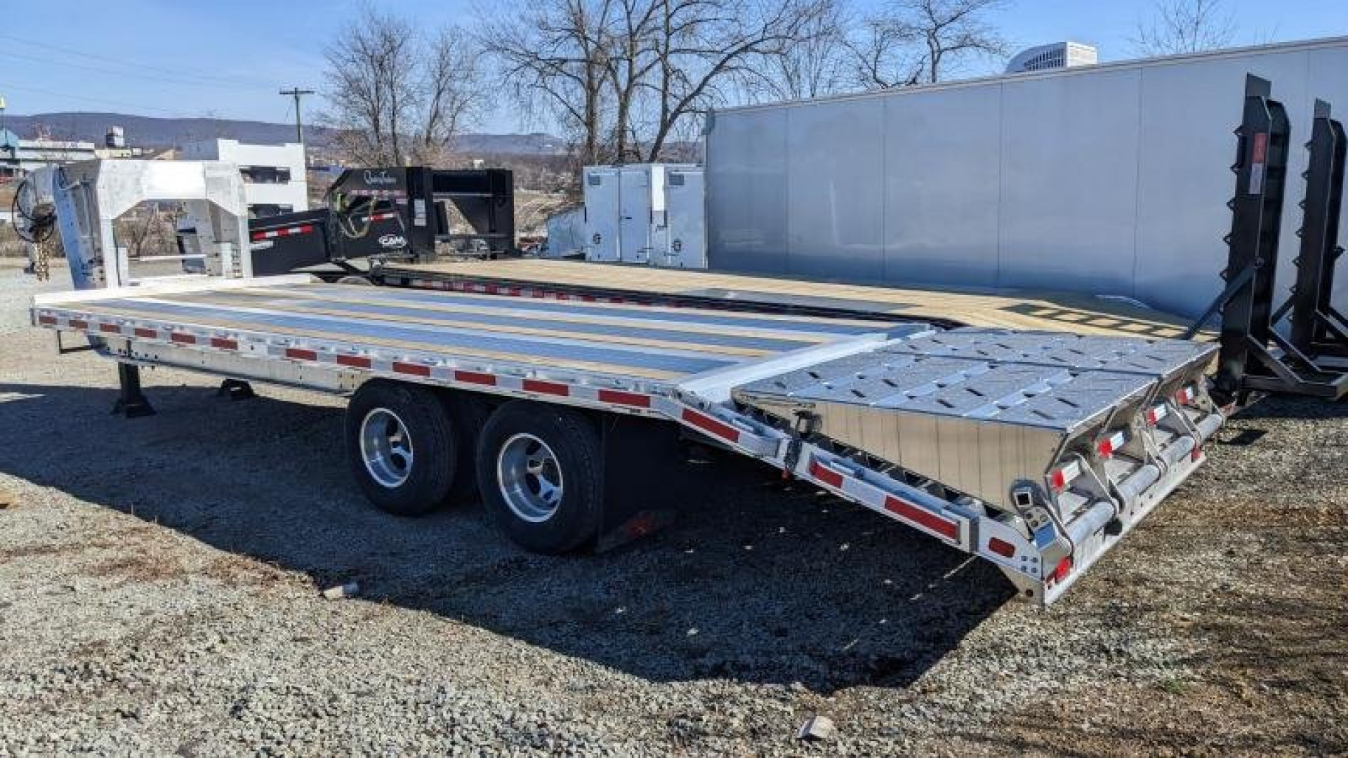 New 2025 EBY 20+5 HD GOOSENECK ALUMINUM DECKOVER Trailer w/ 50/50 Ramps