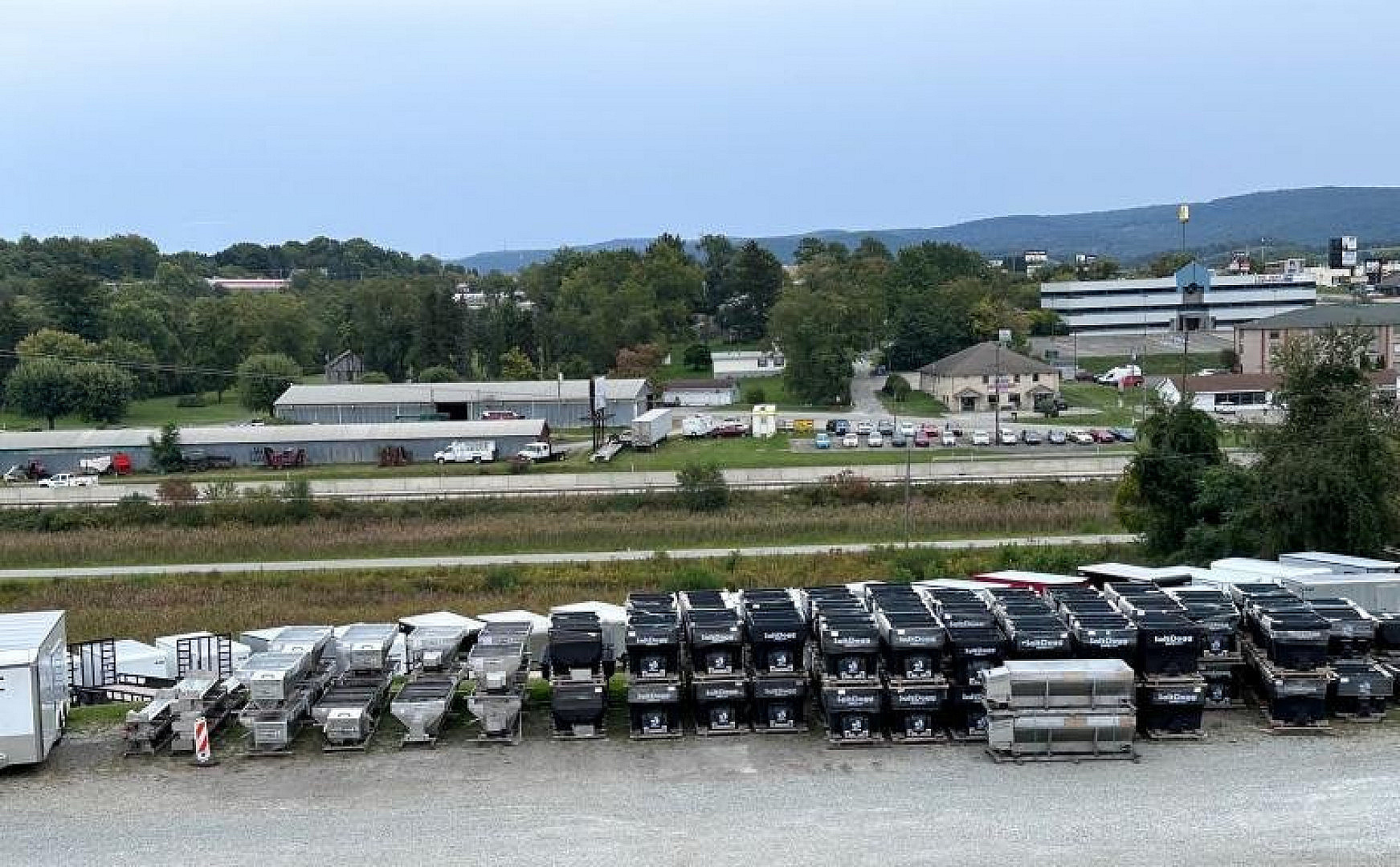 New SALTDOGG (SHPE1500)1.5 cu yd ELECTRIC POLY HOPPER SPREADER (1 LEFT IN STOCK!)