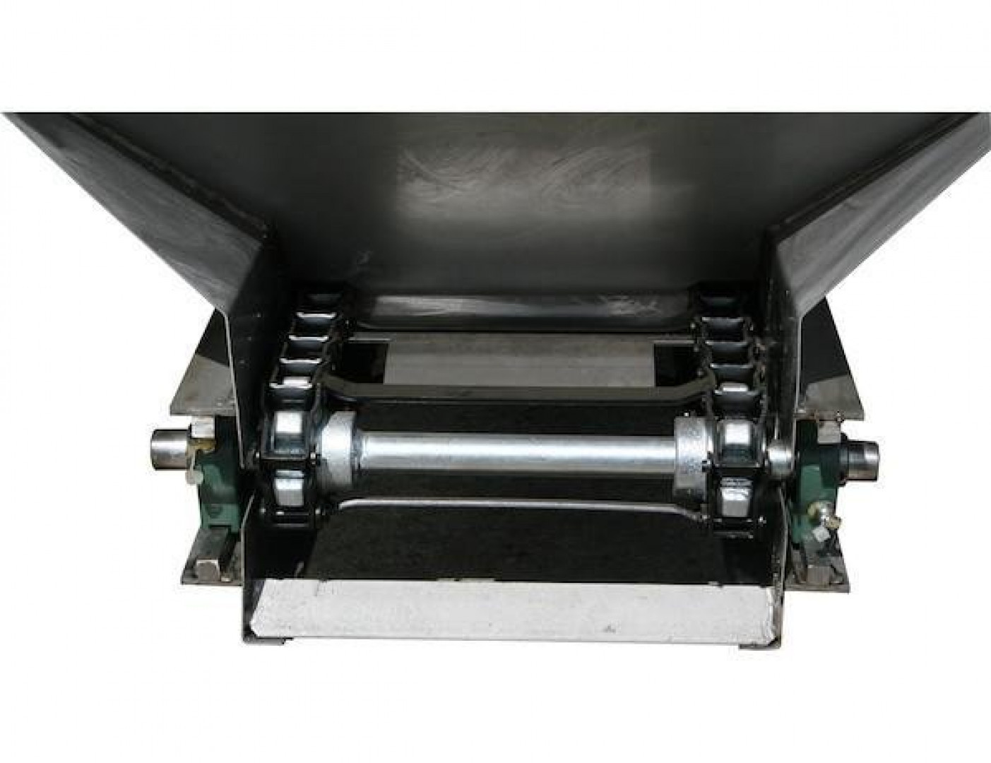 New 2025 SALTDOGG (1400601SS) 2 Cu Yd 8’ Stainless Hopper w/ Adj Chute - ELECTRIC w/ Conveyor Chain