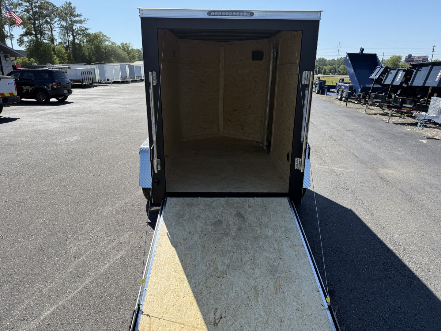 New TX5X8SA TEXAS TRAILERS 5' X 8' CARGO / ENCLOSED TRAILER W/REAR RAMP DOOR & SIDE DOOR