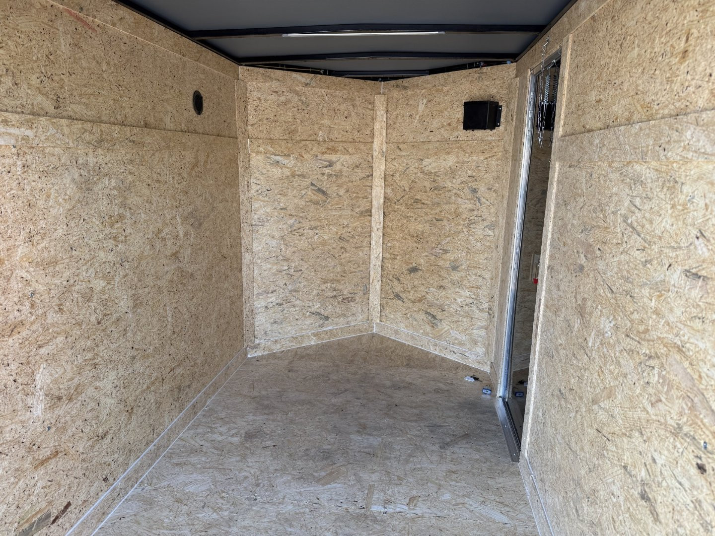 New TX5X8SA TEXAS TRAILERS 5' X 8' CARGO / ENCLOSED TRAILER W/REAR RAMP DOOR & SIDE DOOR