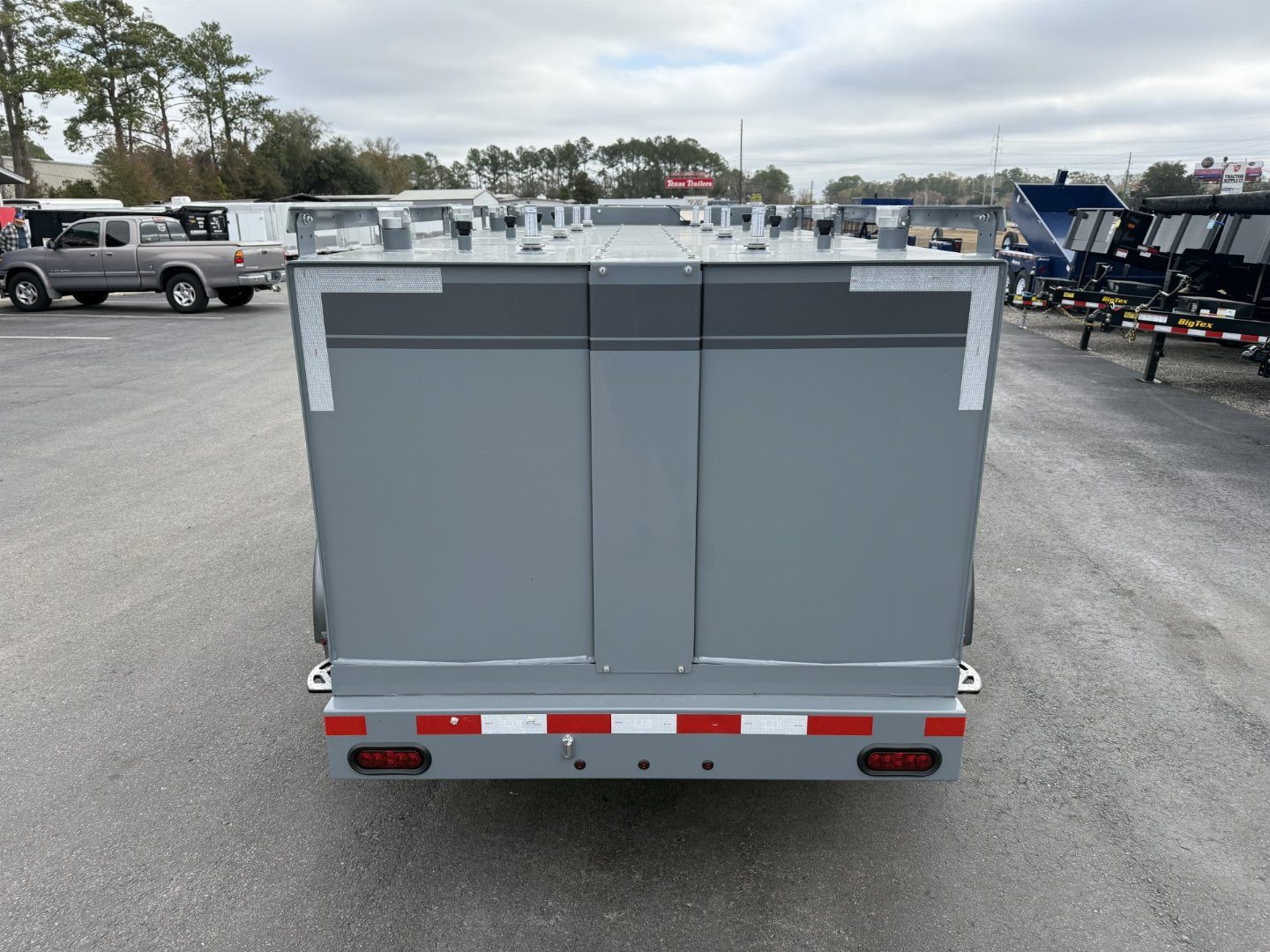 New MTT920 Thunder Creek Equipment Fuel Trailer