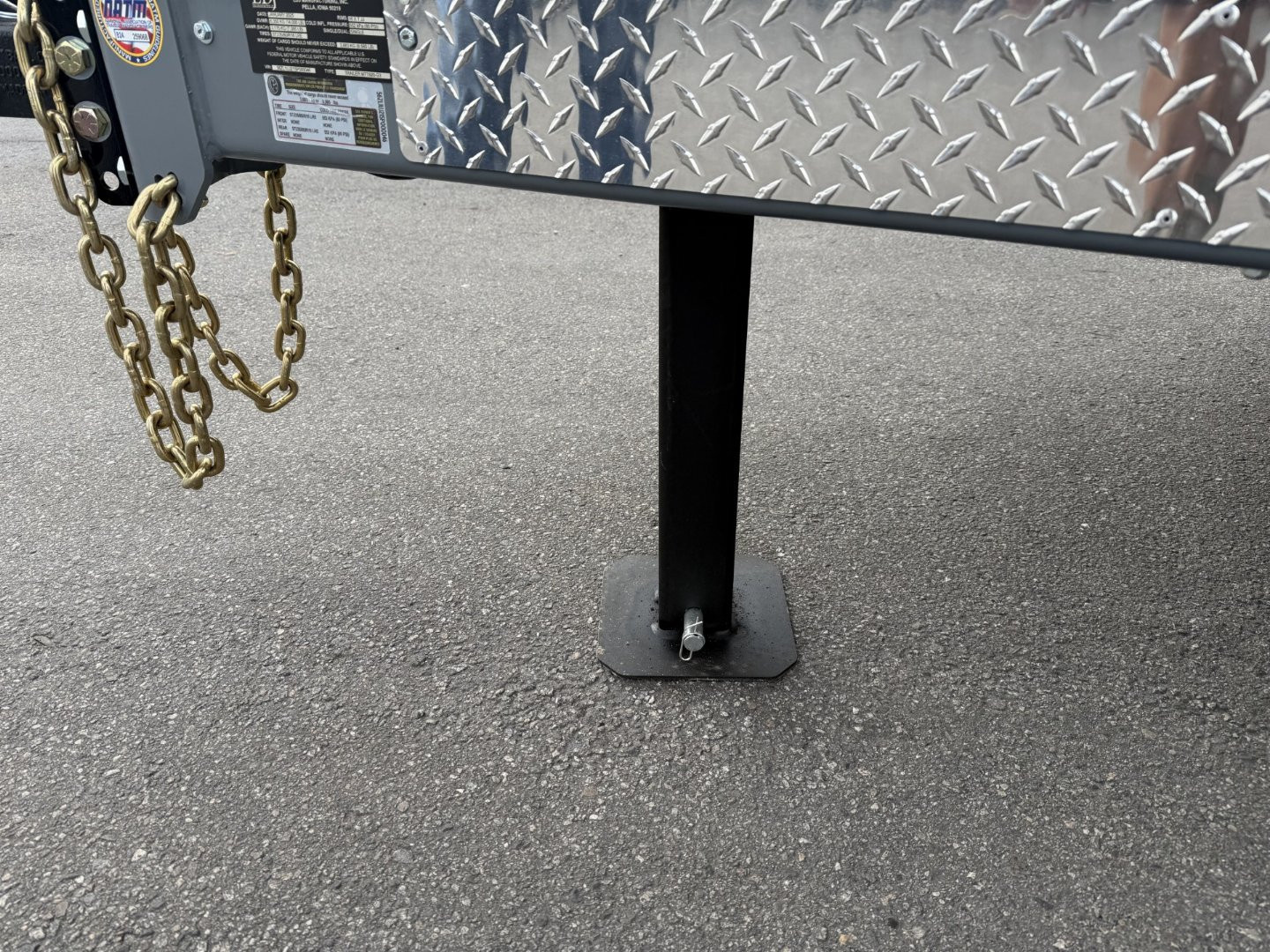 New MTT920 Thunder Creek Equipment Fuel Trailer