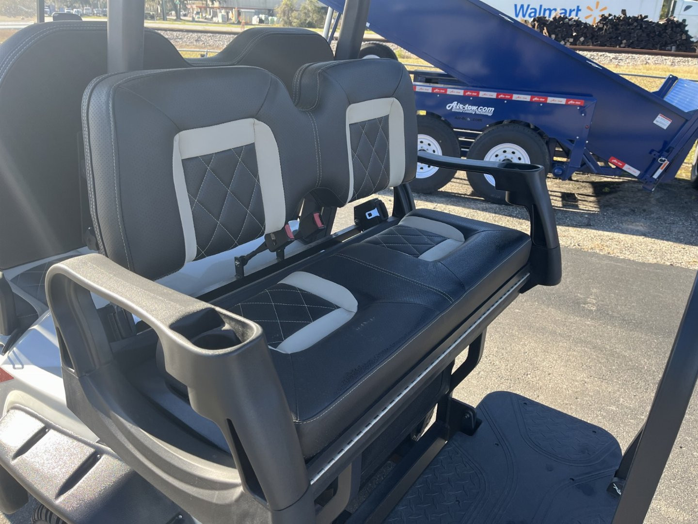 New Sirius Lifted 4+2-Li210 Golf Cart (LSV Street Legal)