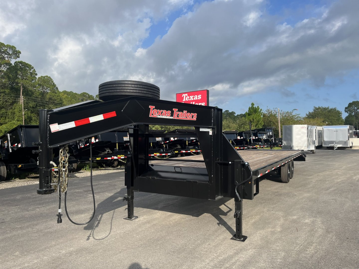 New FB3516G Texas Trailers 8'6" x 35' Gooseneck Flatbed Trailer