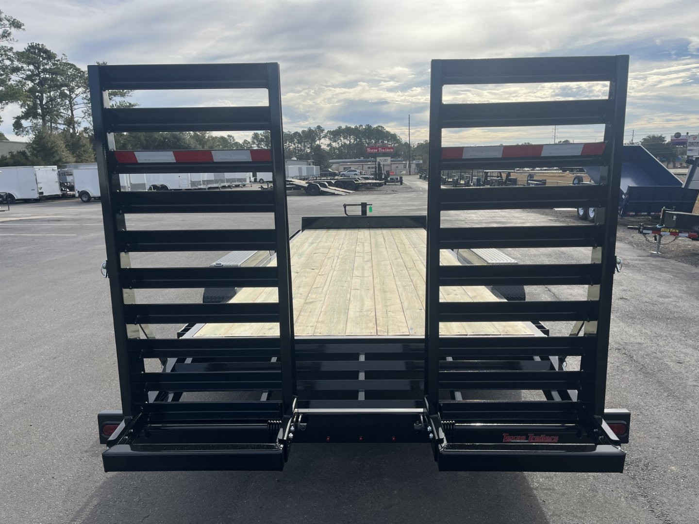 New EQ2216B TEXAS TRAILERS 6'11" X 22' EQUIPMENT TRAILER