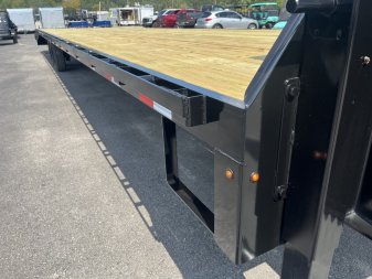 New FB4016G TEXAS TRAILERS 8.5' X 40' Gooseneck Flatbed Trailer
