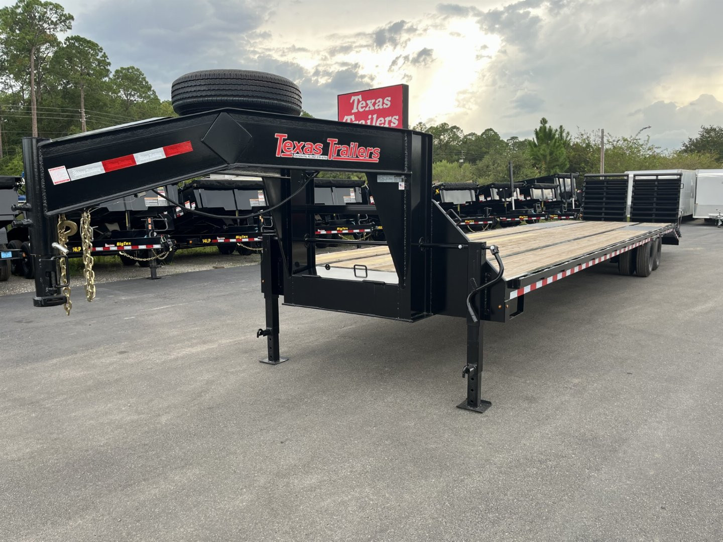 New FB4020G Texas Trailers 8'6" x 40' Gooseneck Flatbed Trailer