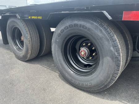 New 25GN-30D5A-MRBK BIG TEX 8.5' X 30' FLATBED TRAILER W/ UPGRADED TIRES