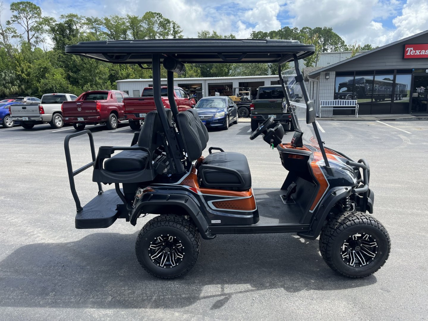 New Sirius Lifted 2+2-Li105 Golf Cart (LSV Street Legal)