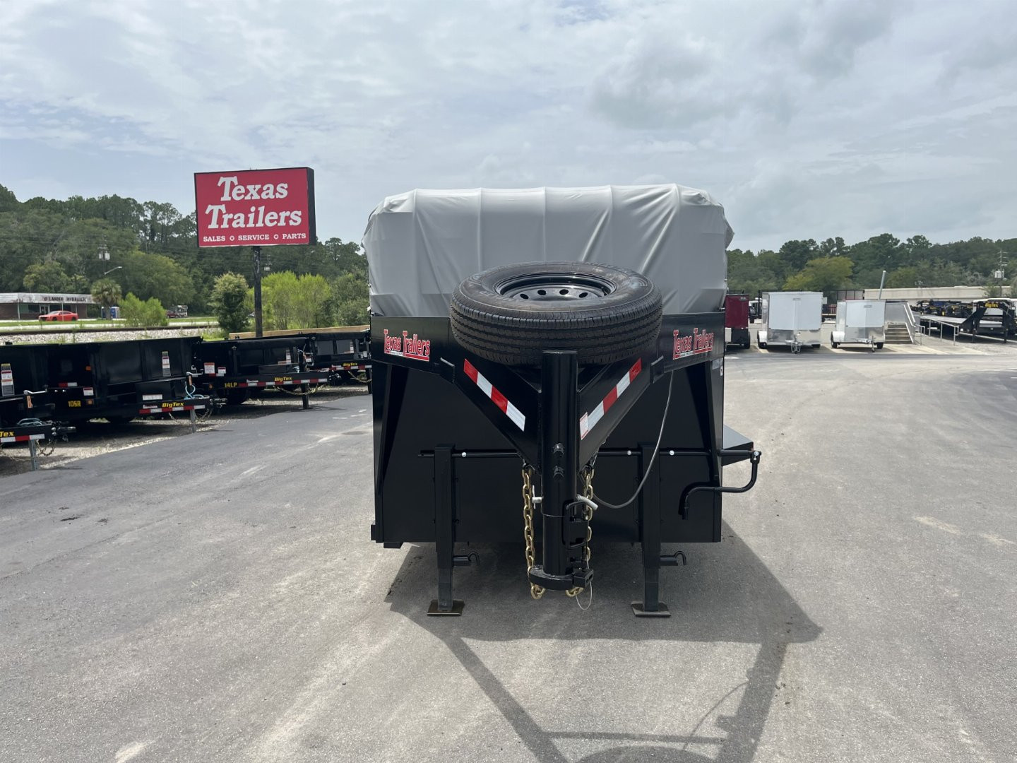 New ST3221G TEXAS TRAILERS 32' GOOSENECK STOCK TRAILER W/ TRIPLE AXLES