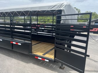 New ST3221G TEXAS TRAILERS 32' GOOSENECK STOCK TRAILER W/ TRIPLE AXLES