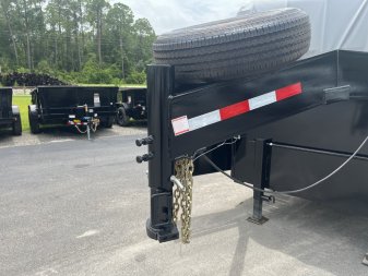 New ST3221G TEXAS TRAILERS 32' GOOSENECK STOCK TRAILER W/ TRIPLE AXLES