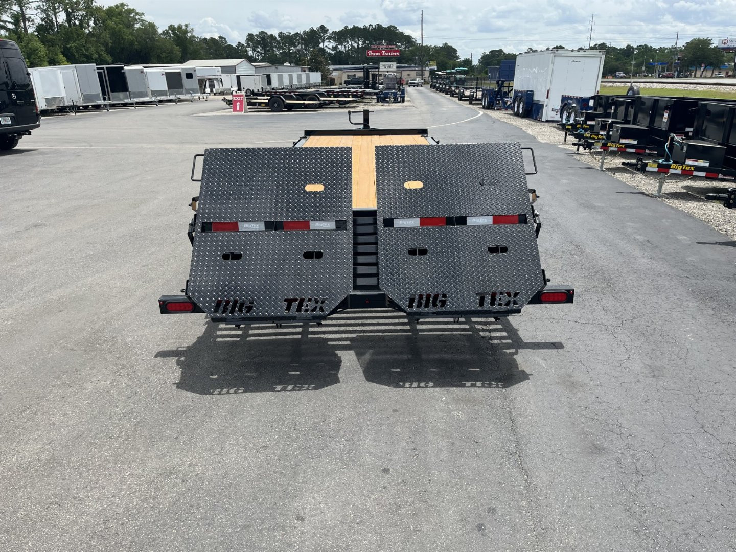 New 14EH-22D3A-MRBK BIG TEX 7' X 22' EQUIPMENT TRAILER