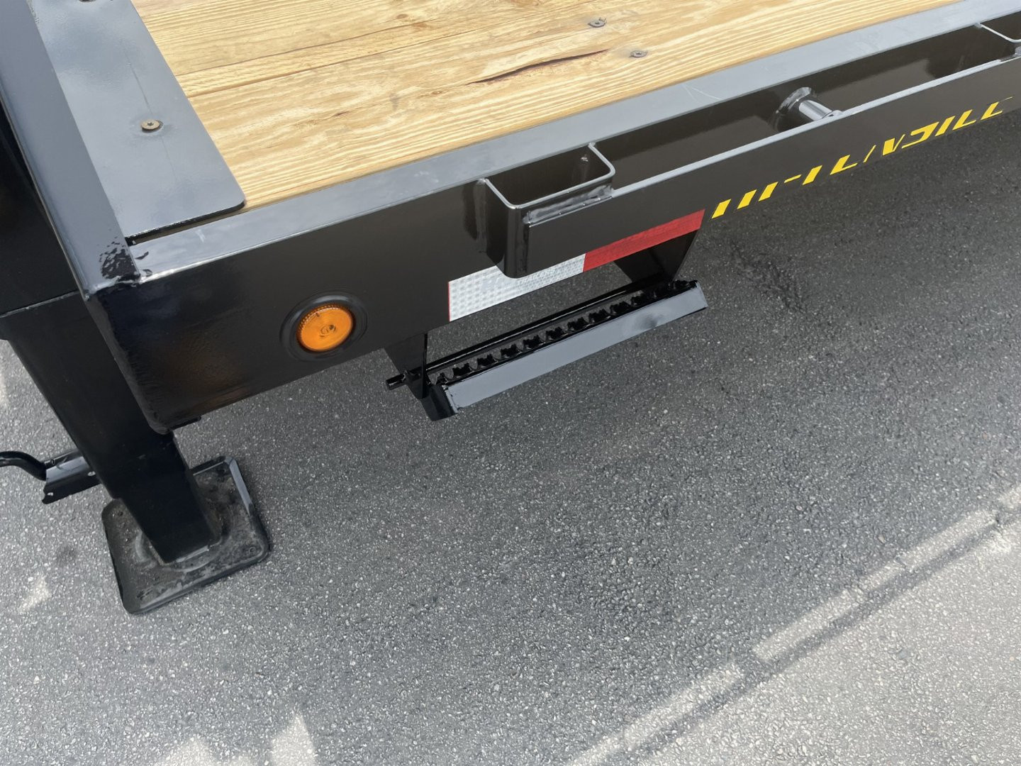 New 25GN-25D5A-MRBK BIG TEX 8.5' X 25' FLATBED TRAILER W/ UPGRADED TIRES