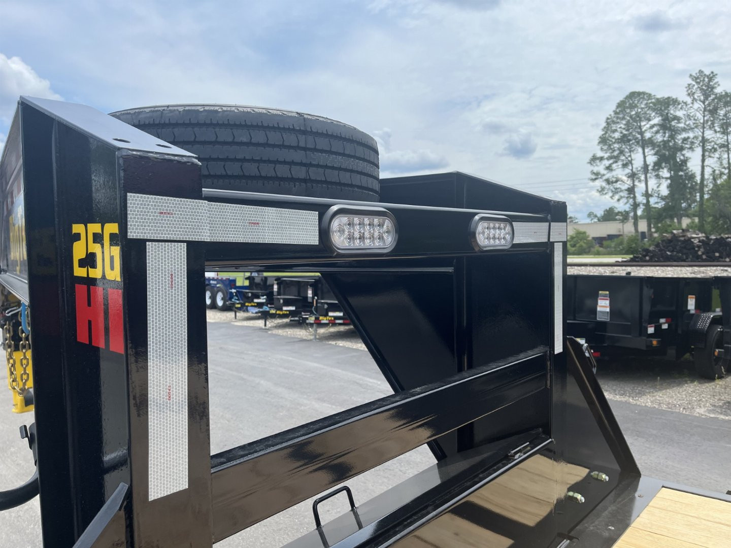 New 25GN-25D5A-MRBK BIG TEX 8.5' X 25' FLATBED TRAILER W/ UPGRADED TIRES