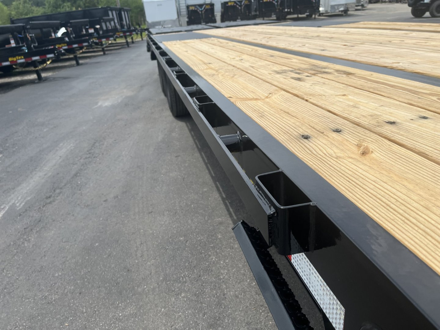 New 25GN-25D5A-MRBK BIG TEX 8.5' X 25' FLATBED TRAILER W/ UPGRADED TIRES