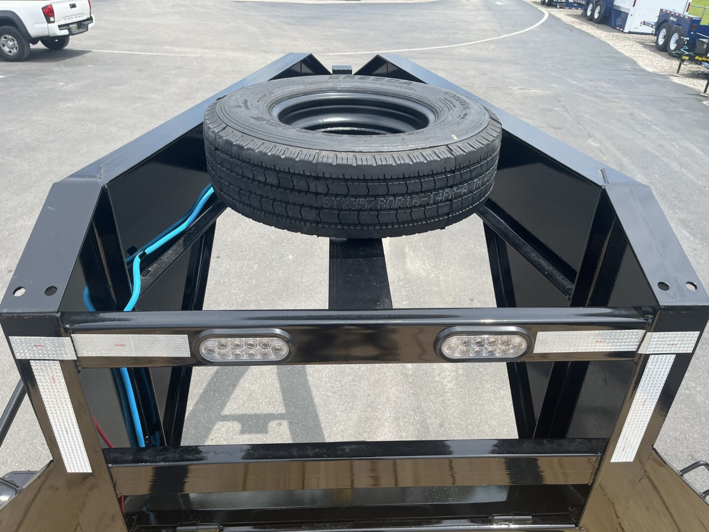 New 25GN-25D5A-MRBK BIG TEX 8.5' X 25' FLATBED TRAILER W/ UPGRADED TIRES