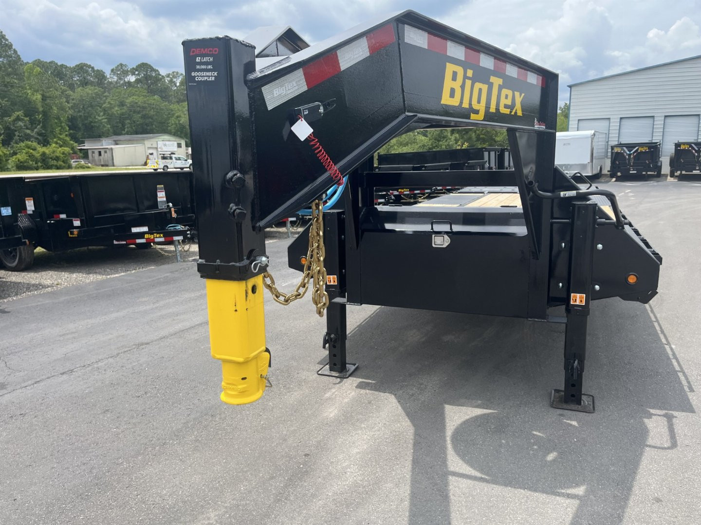 New 25GN-25D5A-MRBK BIG TEX 8.5' X 25' FLATBED TRAILER W/ UPGRADED TIRES