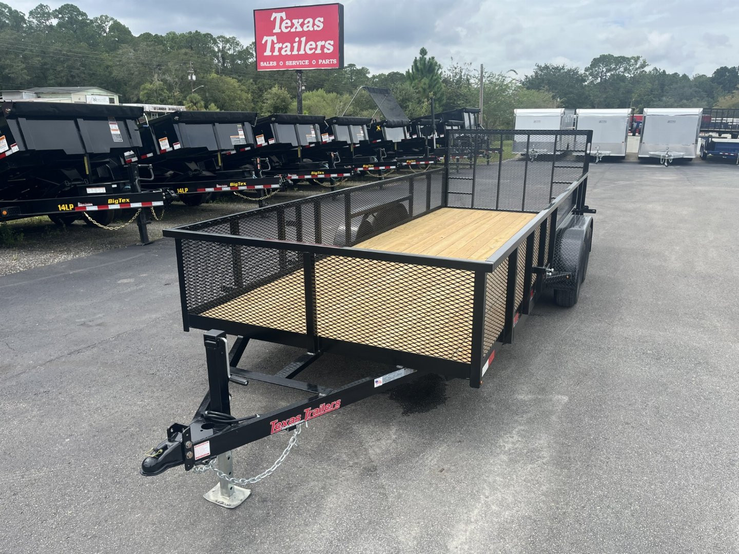 New LM62010 TEXAS TRAILERS 6'10" X 20' LAWN MAINTENANCE TRAILER