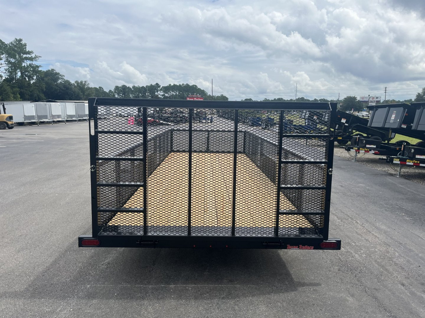 New LM62010 TEXAS TRAILERS 6'10" X 20' LAWN MAINTENANCE TRAILER
