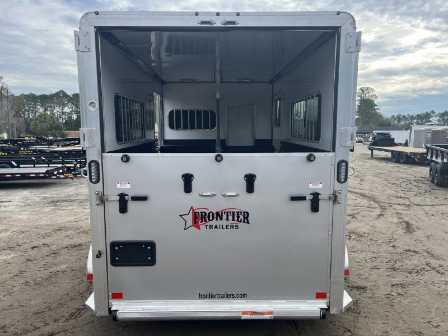 New AMB67TACK FRONTIER 6'8" X 14'8" STRAIGHT LOAD / TWO HORSE TRAILER