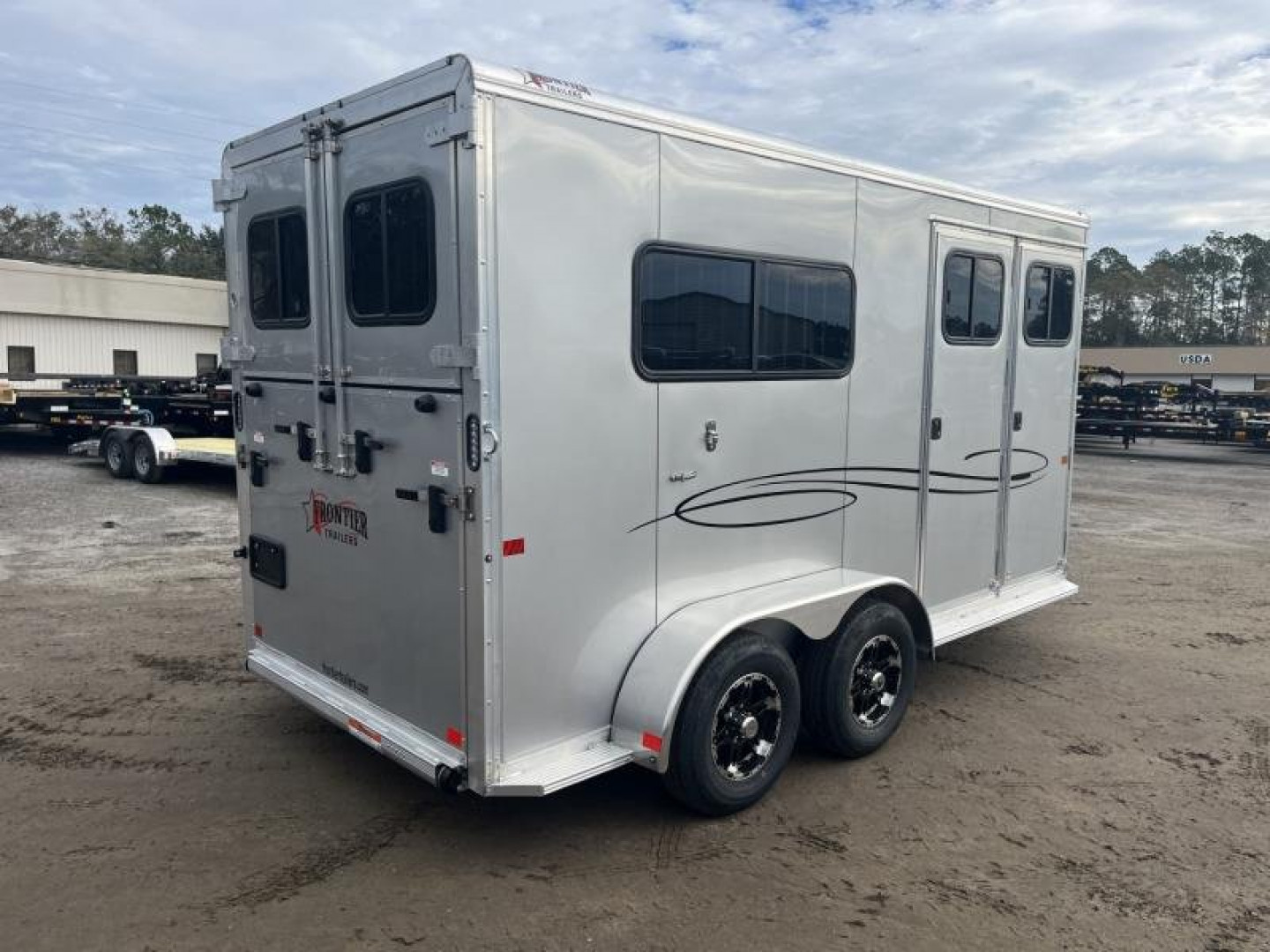 New AMB67TACK FRONTIER 6'8" X 14'8" STRAIGHT LOAD / TWO HORSE TRAILER