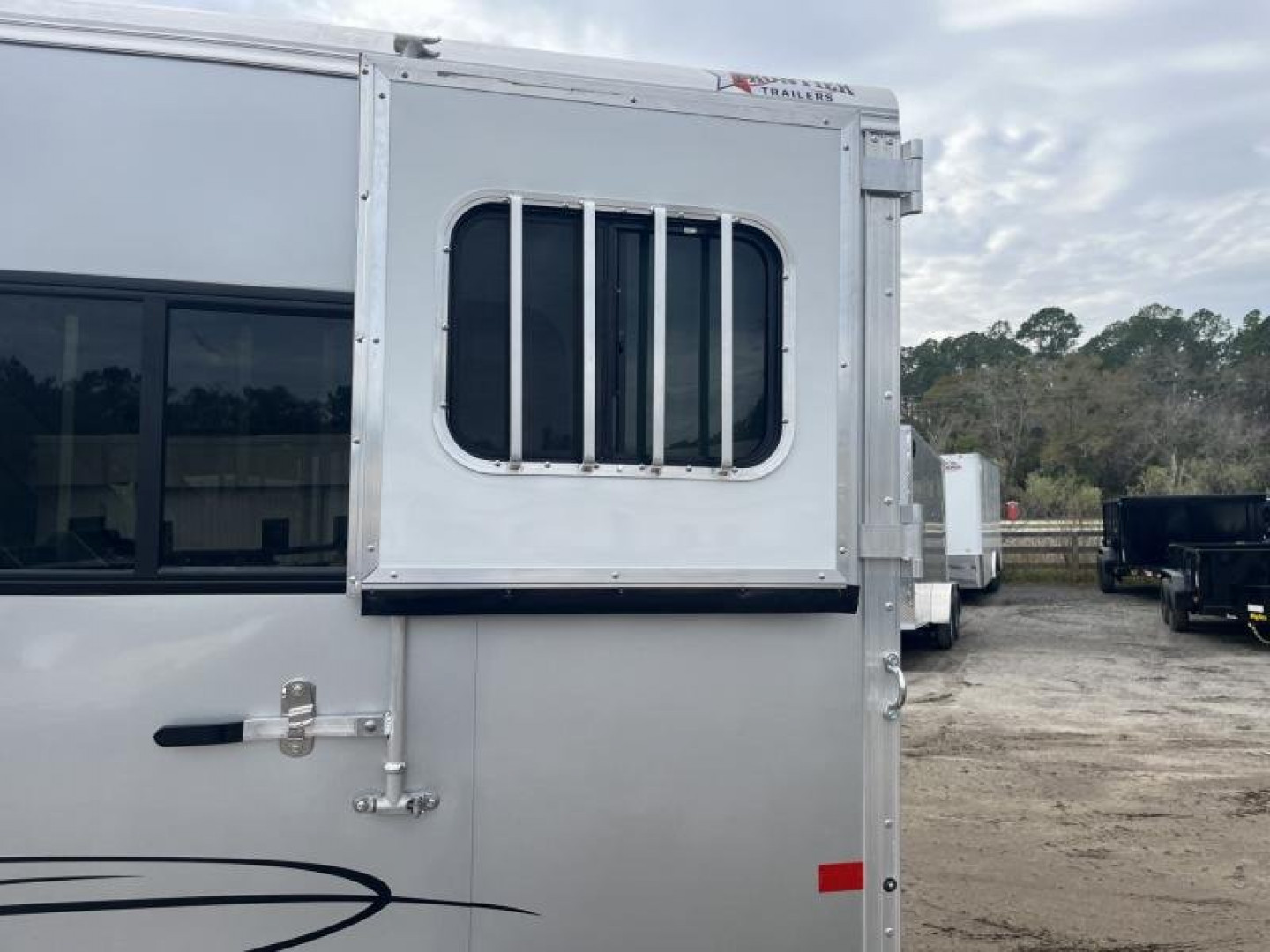 New AMB67TACK FRONTIER 6'8" X 14'8" STRAIGHT LOAD / TWO HORSE TRAILER