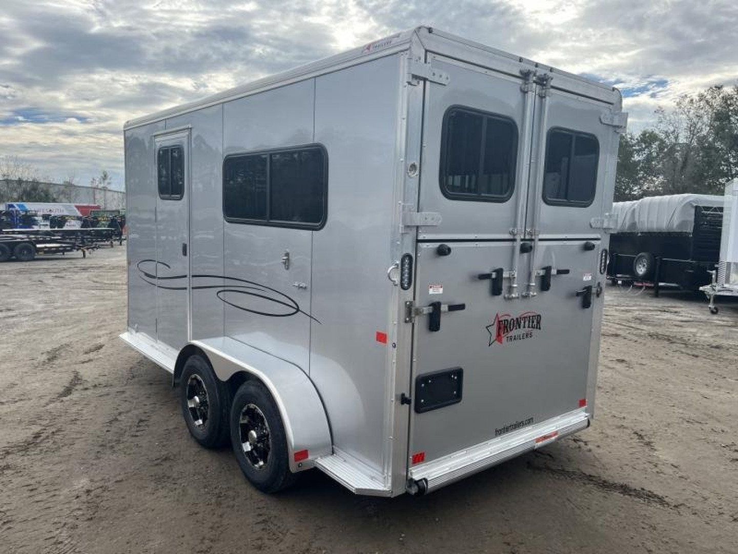 New AMB67TACK FRONTIER 6'8" X 14'8" STRAIGHT LOAD / TWO HORSE TRAILER