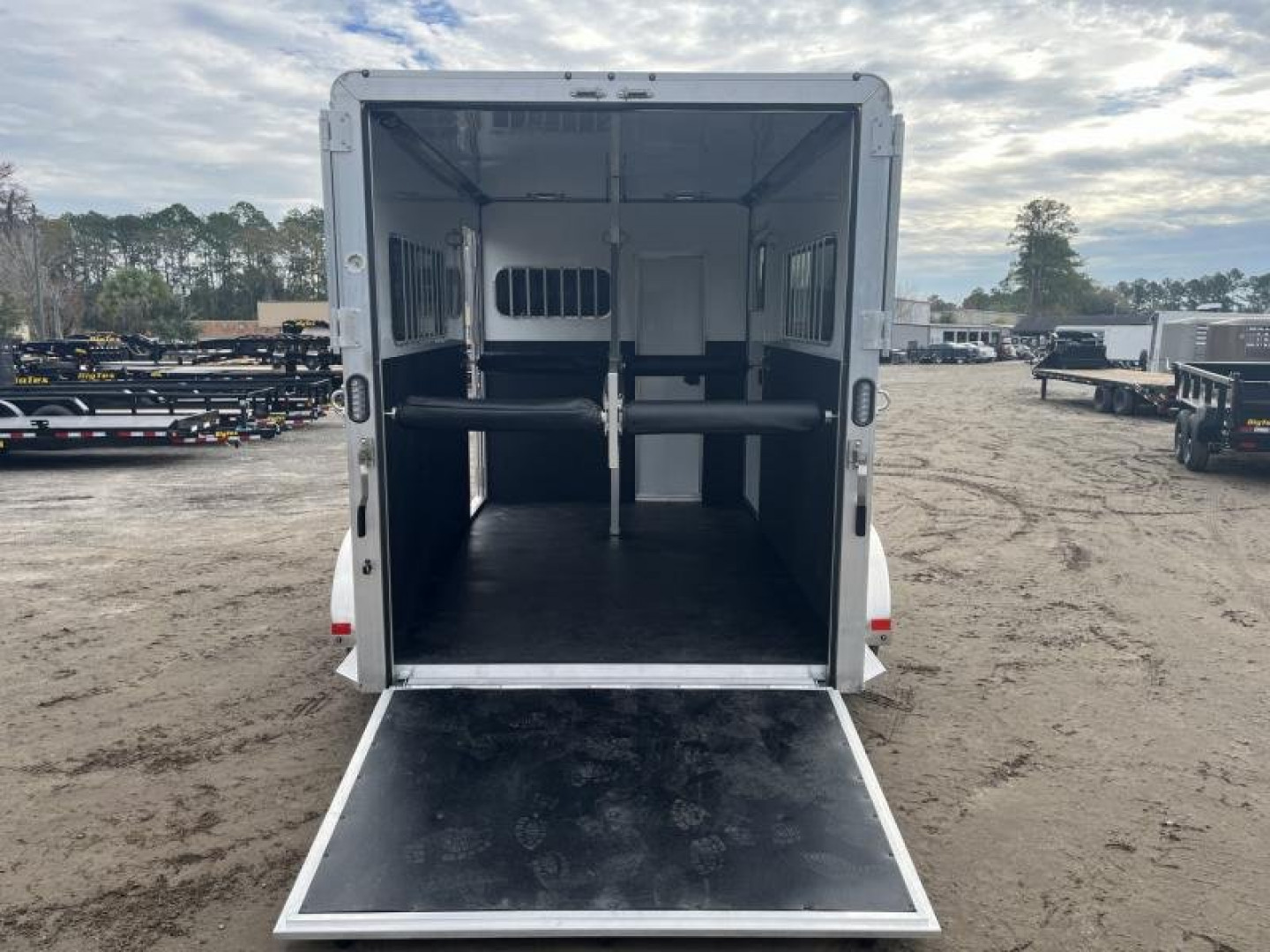 New AMB67TACK FRONTIER 6'8" X 14'8" STRAIGHT LOAD / TWO HORSE TRAILER